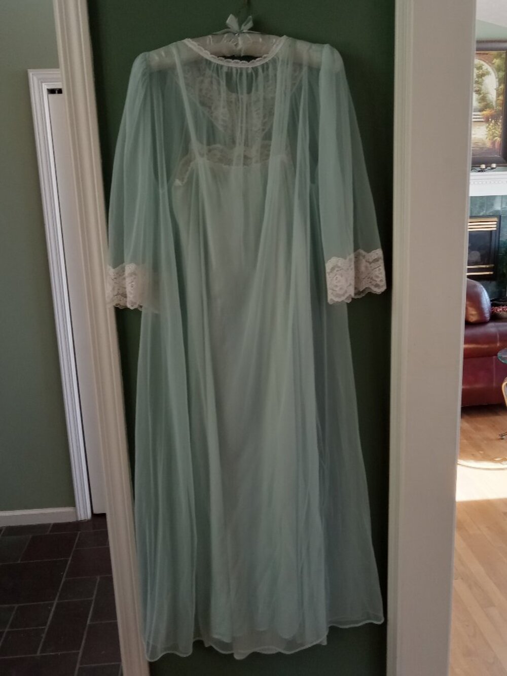 Pristine Vintage Miss Elaine 2-Pc. Seafoam Lace-Trimmed Peignoir Set - Picture 4 of 8
